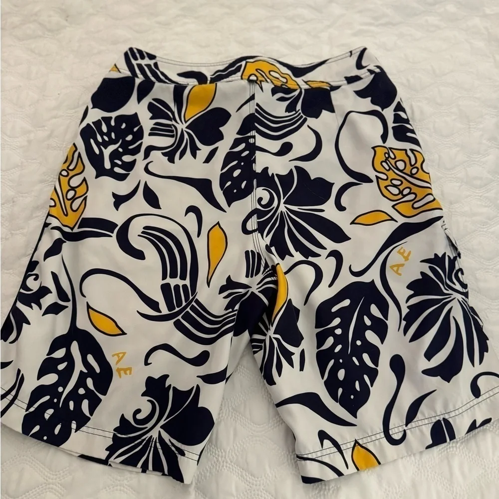 American Eagle BOARD SHORTS Mens  34 Blue Tellow White Floral Aloha Swim Trunks